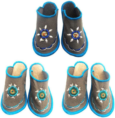 

Shilipi Perokars Slippers, Multicolor