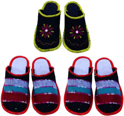 

Shree Sai Slippers, Multicolor