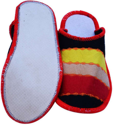 

Champaliya Slippers, Multicolor