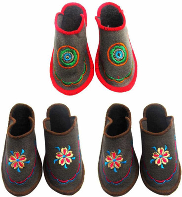

Champaliya Slippers, Multicolor