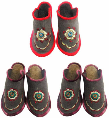 

Champaliya Slippers, Multicolor