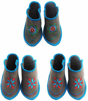 

Champaliya Slippers, Multicolor