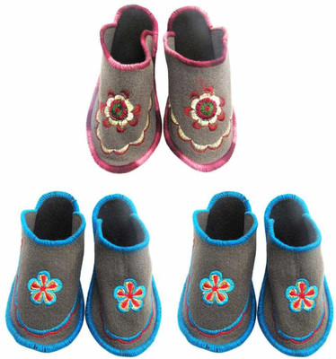 

Champaliya Slippers, Multicolor