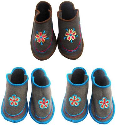 Shilipi Perokars Slippers, Multicolor