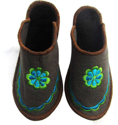 

Shilipi Perokars Slippers, Multicolor
