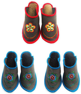 

Shree Sai Slippers, Multicolor