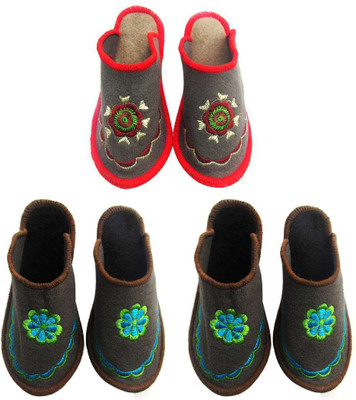 

Shilipi Perokars Slippers, Multicolor