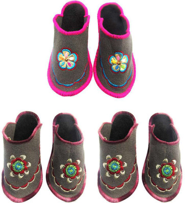 

Shilipi Perokars Slippers, Multicolor