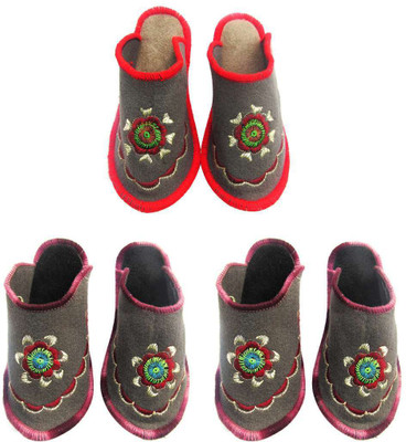 

Shilipi Perokars Slippers, Multicolor