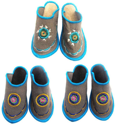 

Shilipi Perokars Slippers, Multicolor