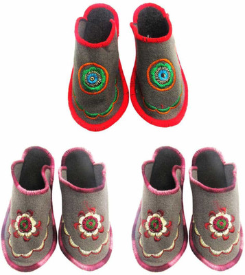 

Champaliya Slippers, Multicolor