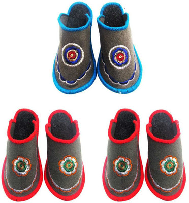 

Champaliya Slippers, Multicolor