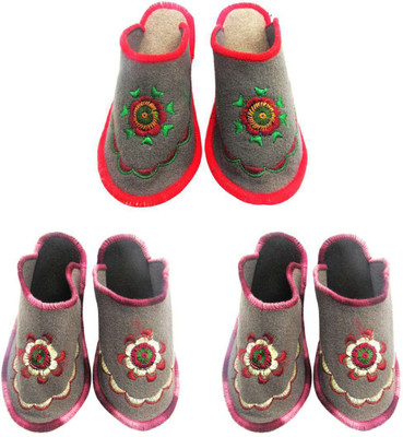 

Shilipi Perokars Slippers, Multicolor