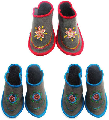 

Shilipi Perokars Slippers, Multicolor