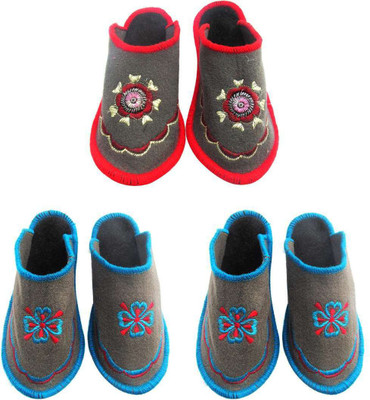

Shilipi Perokars Slippers, Multicolor