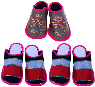 

Shree Sai Slippers, Red