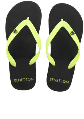 

United Colors of Benetton Flip Flops, Black::lime
