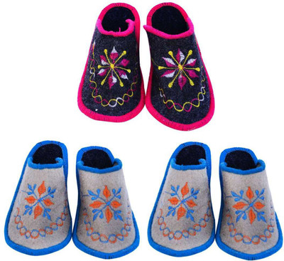 

Champaliya Slippers, Multicolor