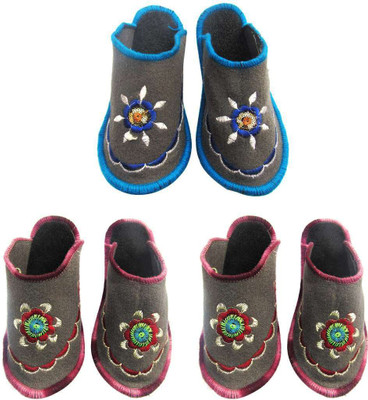 

Shilipi Perokars Slippers, Multicolor