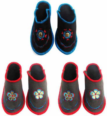 

Champaliya Slippers, Multicolor