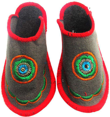 

Shilipi Perokars Slippers, Multicolor