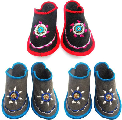 

Champaliya Slippers, Multicolor