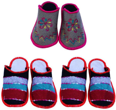 

Champaliya Slippers, Multicolor