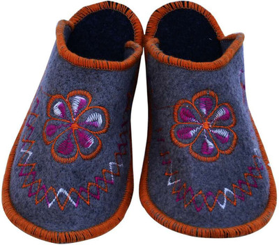 

Champaliya Slippers, Multicolor
