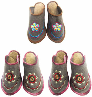 

Champaliya Slippers, Multicolor