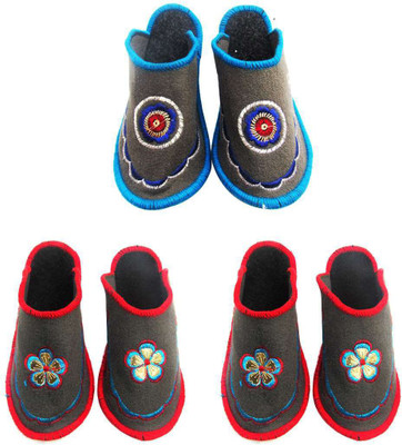 Shilipi Perokars Slippers, Multicolor