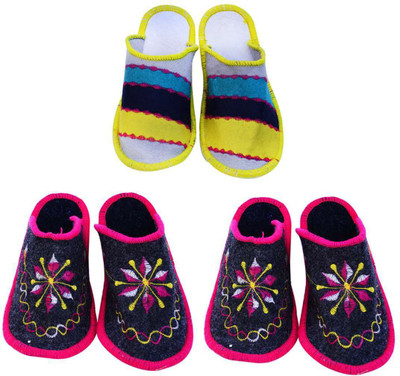

Shree Sai Slippers, Black