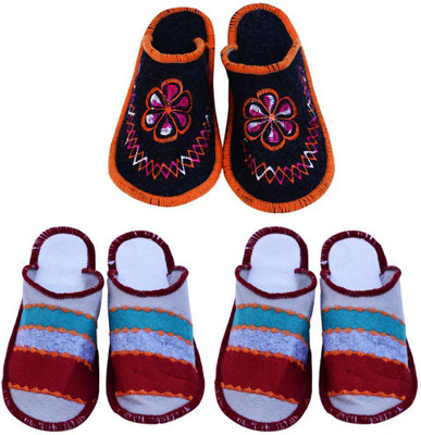 

Champaliya Slippers, Multicolor