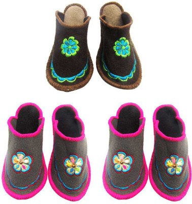 

Champaliya Slippers, Multicolor