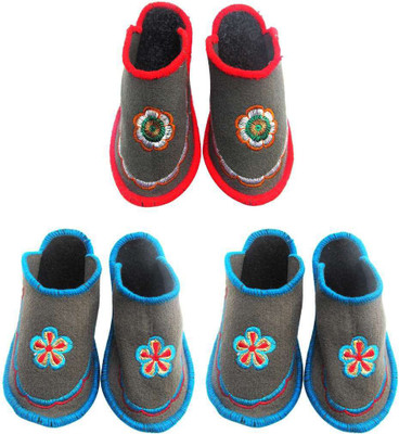 

Shilipi Perokars Slippers, Multicolor