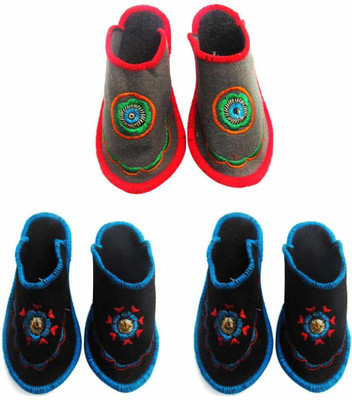 

Champaliya Slippers, Multicolor