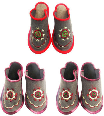 Shilipi Perokars Slippers, Multicolor