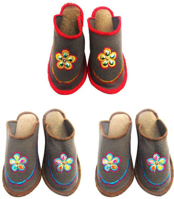 

Shilipi Perokars Slippers, Multicolor