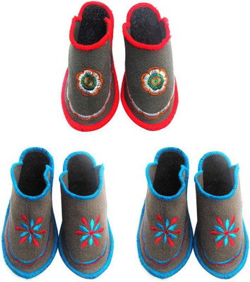 

Shilipi Perokars Slippers, Multicolor