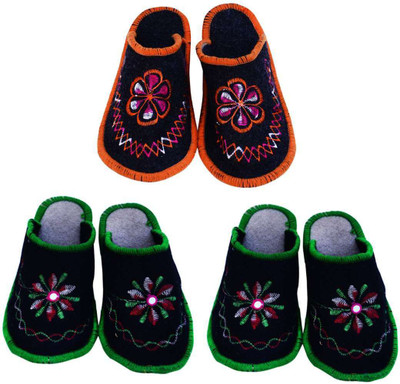 

Champaliya Slippers, Multicolor