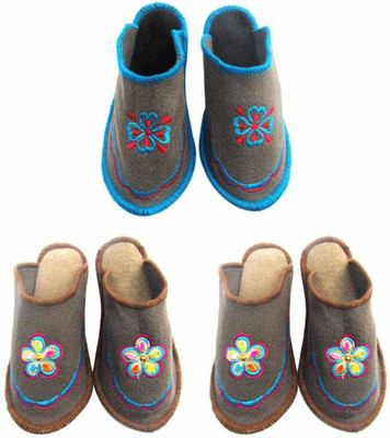 Shree Sai Slippers, Multicolor