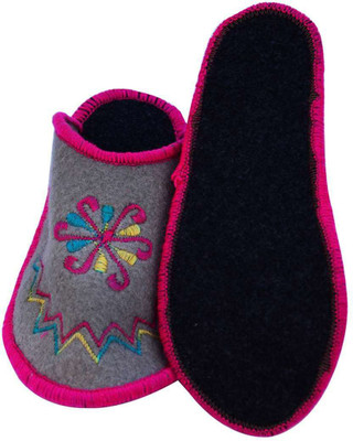 

Champaliya Slippers, Multicolor