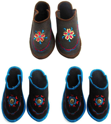 

Shilipi Perokars Slippers, Multicolor