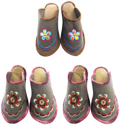 

Shilipi Perokars Slippers, Multicolor