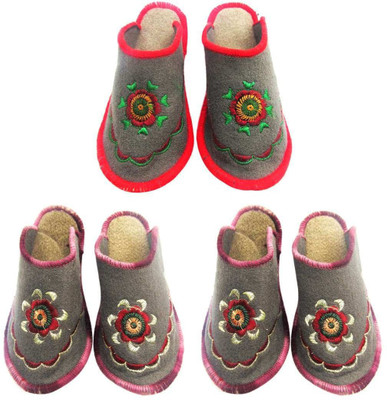 

Champaliya Slippers, Multicolor