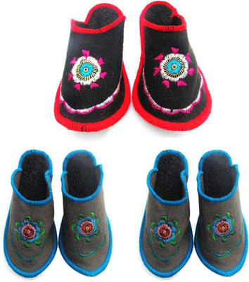 Shree Sai Slippers, Multicolor