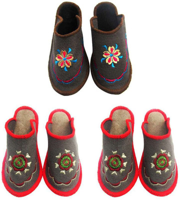 

Shilipi Perokars Slippers, Multicolor