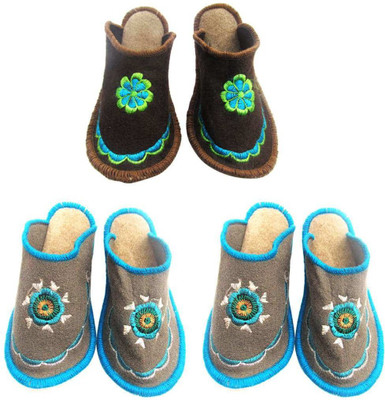 

Champaliya Slippers, Multicolor