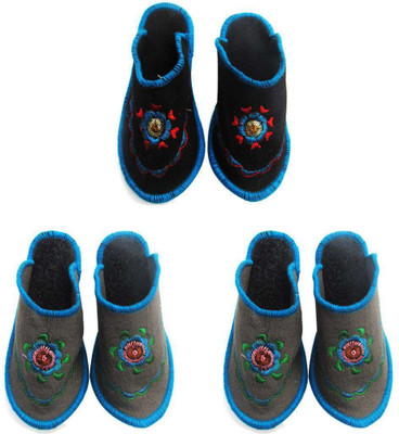 

Shree Sai Slippers, Multicolor