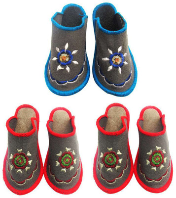 

Shree Sai Slippers, Multicolor