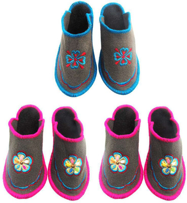 Shilipi Perokars Slippers, Multicolor